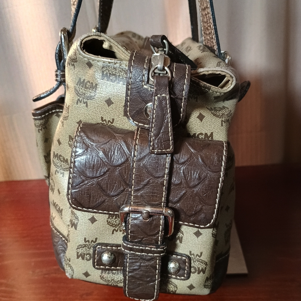 MCM Visetos Grey Leather Handbag with Authentication Card - Picture 2 of 11